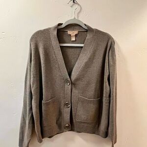 H&M Slouchy Grey Long-sleeved V-Neck Sweater with Button Closure &Front Pockets